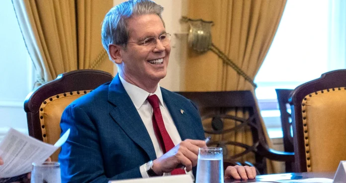 el-mercado-cripto-alcanza-un-record-de-4.1-billones-pero-se-topo-con-la-frialdad-de-bessent El mercado cripto alcanza un récord de $4,1 billones pero se topó con la frialdad de Bessent